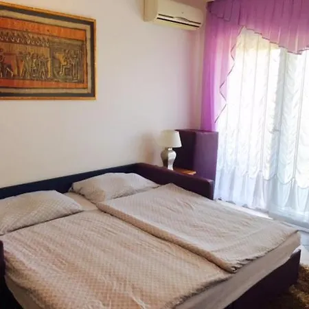 Mirella Apartment *