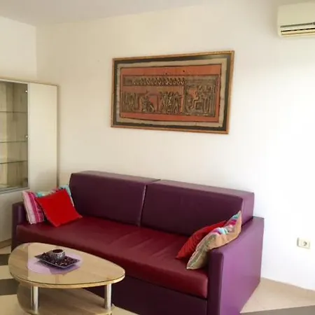 Mirella Apartment *